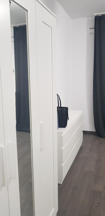 Apartament Kawalerka Mieszkanie Warszawa Exterior foto